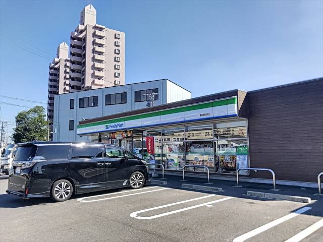 コンビニ　ファミリーマート豊明新田町店（コンビニ）まで485m