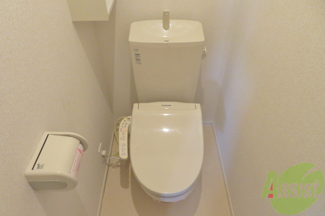 トイレ　トイレはウォシュレット付きです。シャワートイレは嬉しいですね
