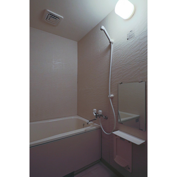 バス・シャワールーム　同じ建物の別の部屋