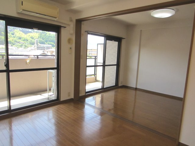 居室・リビング　4階別室の参考写真です。現況を優先します。（405）