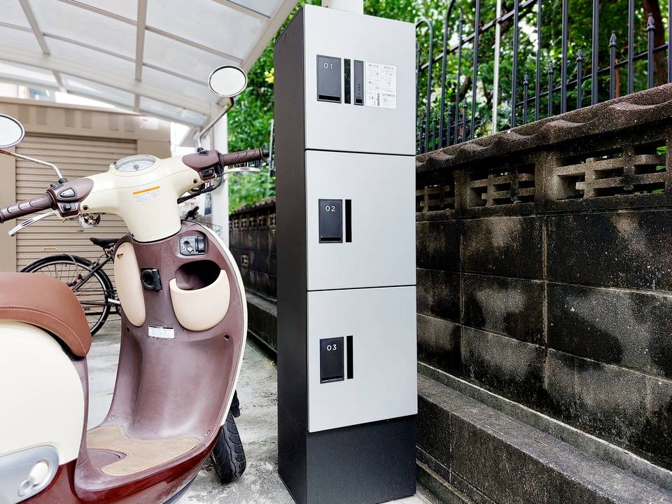 エントランス　宅配ボックス