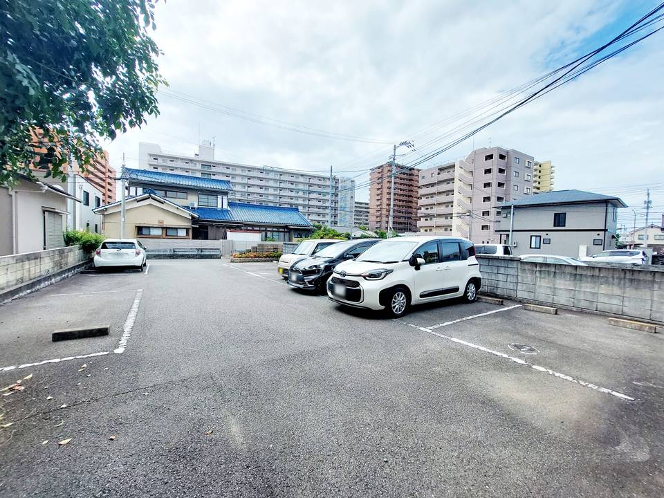 駐車場　駐車場