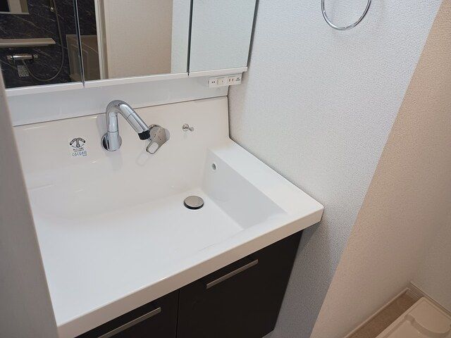 洗面設備　※同型モデル（イメージ）