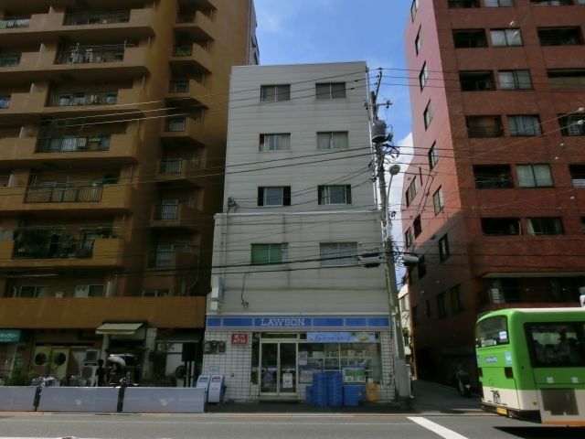 コンビニ　ローソン鶯谷駅南店（コンビニ）まで110m