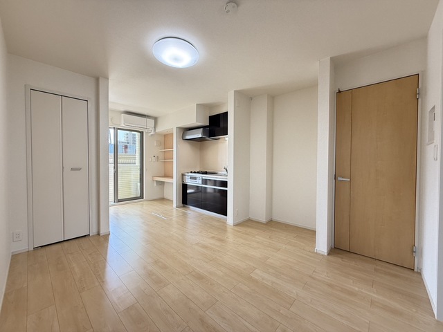 居室・リビング　別部屋参考写真です