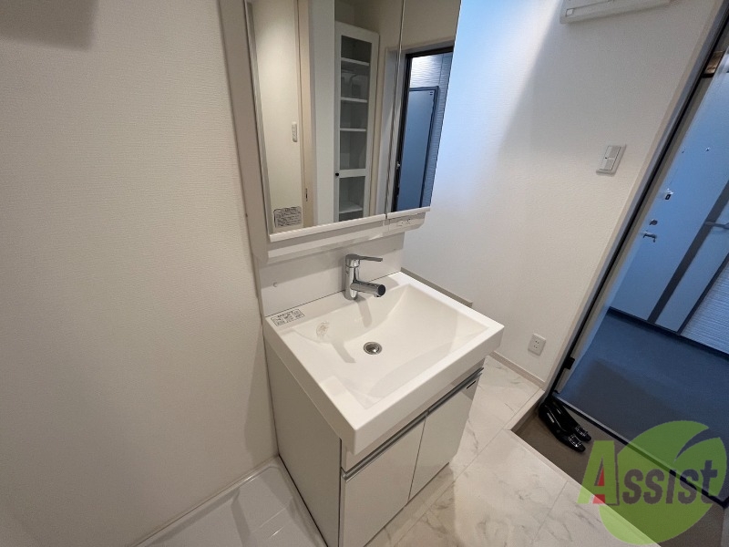 洗面設備　シャンプードレッサーで身だしなみもばっちり決められますね。