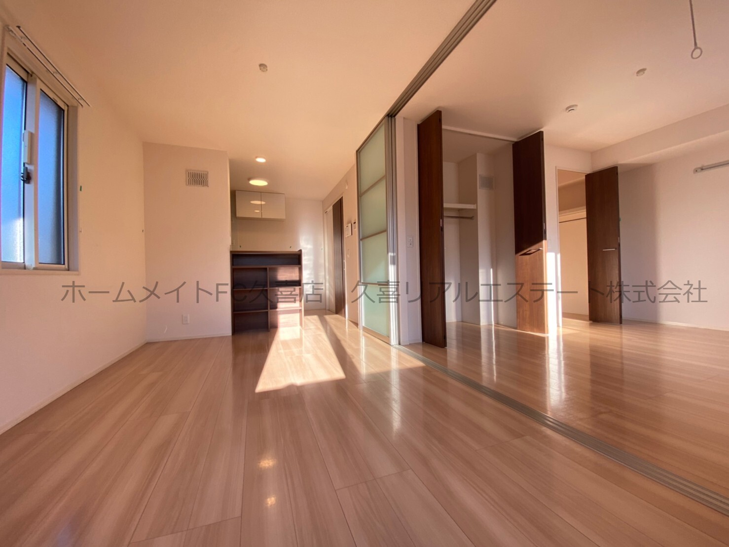 居室・リビング　同施工会社同シリーズ別物件