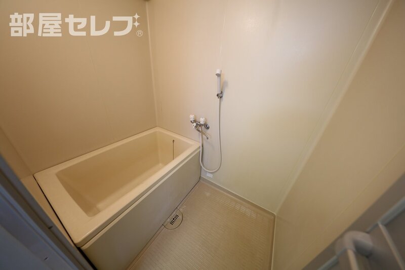 バス・シャワールーム　反転タイプのお部屋の写真です。