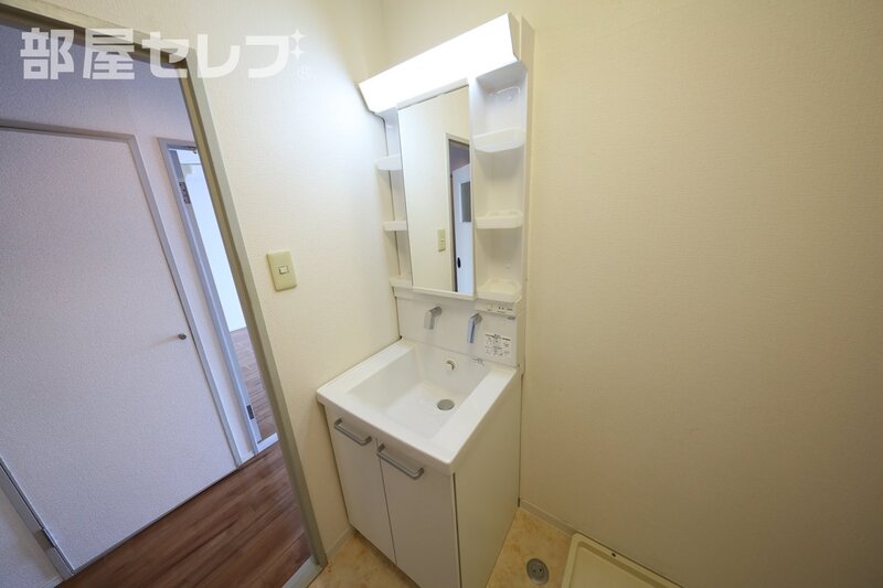 洗面設備　反転タイプのお部屋の写真です。