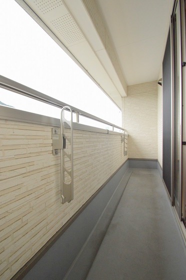 バルコニー　洗濯物もたくさん干せる大きなバルコニー♪