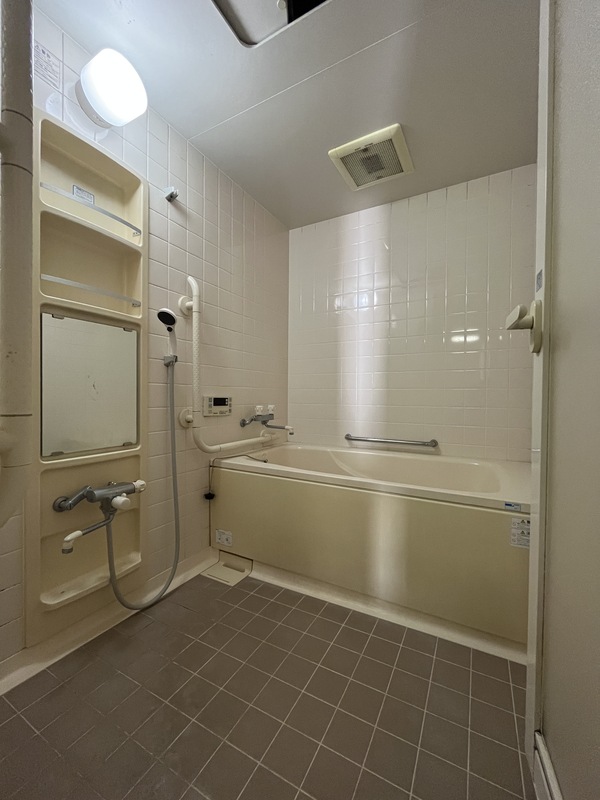 バス・シャワールーム　ゆったり過ごせるお風呂です