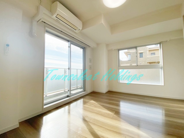 居室・リビング　8帖の広々とした洋室♪