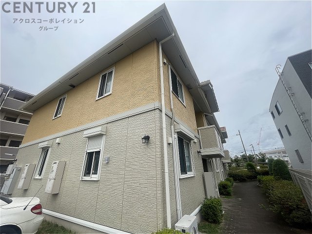 建物外観　モニタ付きインターホンついてます