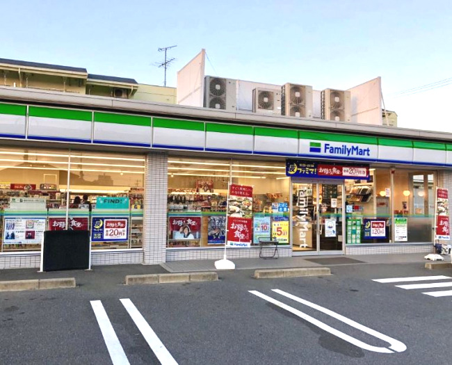 コンビニ　ファミリーマート 名西稲生店（コンビニ）まで151m
