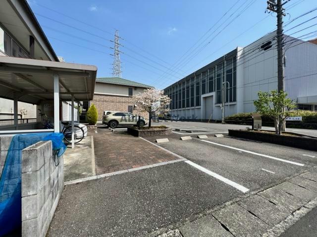 駐車場　駐車場