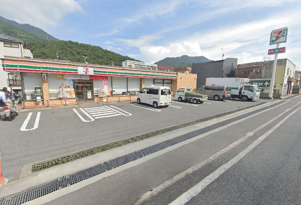 コンビニ　セブンイレブン呉市広塩焼店（コンビニ）まで426m