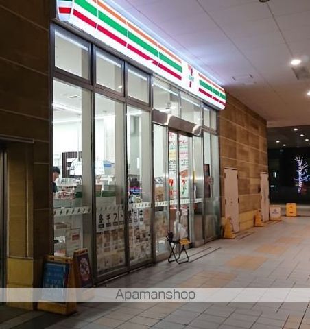コンビニ　セブンイレブン（コンビニ）まで158m