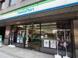 コンビニ　ファミリーマート 代々木四丁目店（コンビニ）まで116m