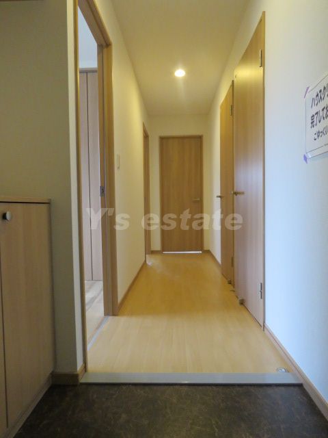 玄関　この反転タイプになります。