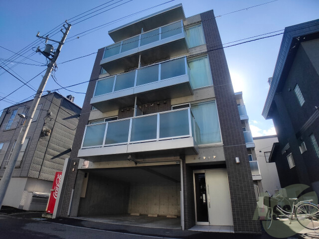 建物外観　札幌市中央区南６条西「メイフェア」