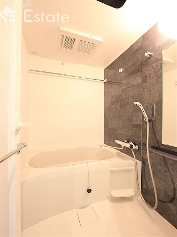 バス・シャワールーム　バスルーム