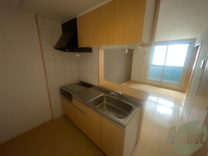 キッチン　キッチンは広々としていてお料理もはかどりそうです。