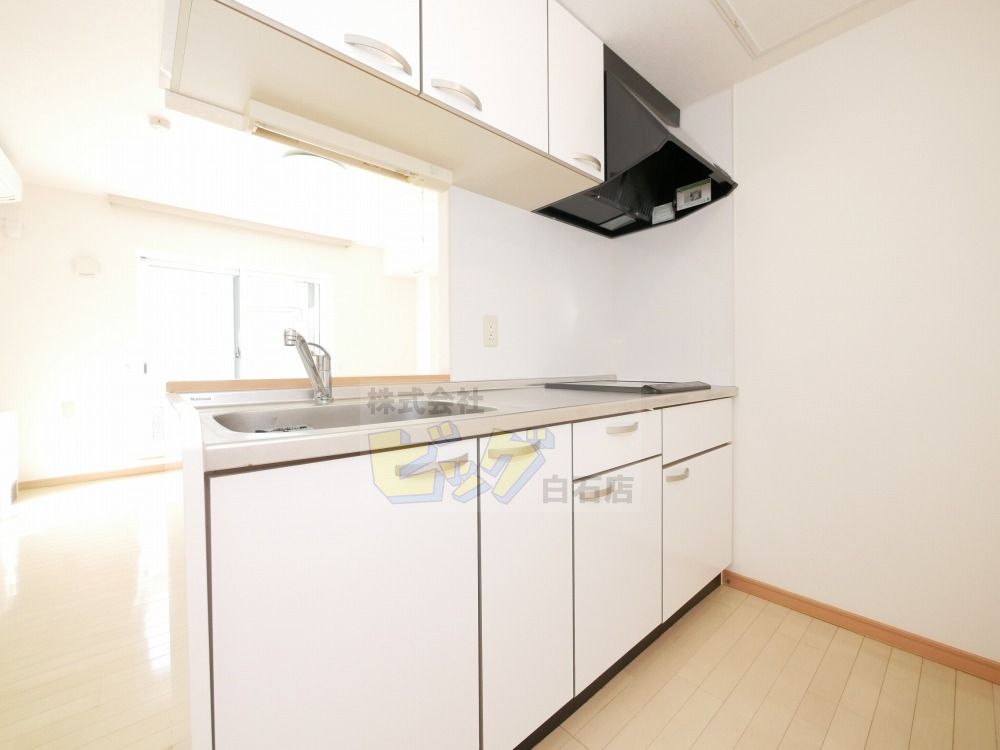 キッチン　人気で使用しやすい対面式システムキッチンです♪