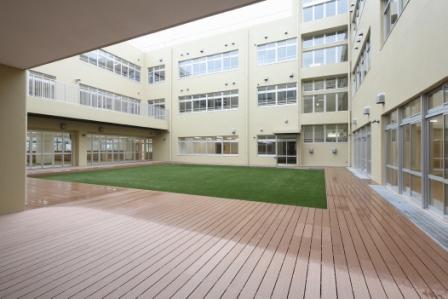 小学校　足立区立加平小学校（小学校）まで645m
