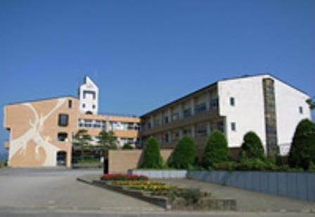 中学校　桃陵中学校（中学校）まで2100m