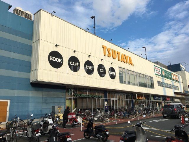 ショッピングセンター　コマーシャルモール博多（ショッピングセンター）まで741m