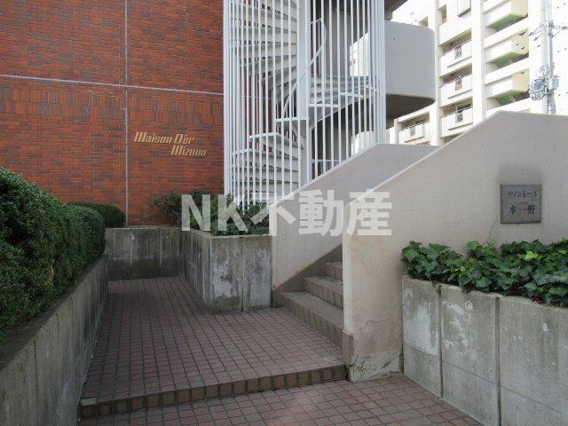 エントランス　建物の内部です