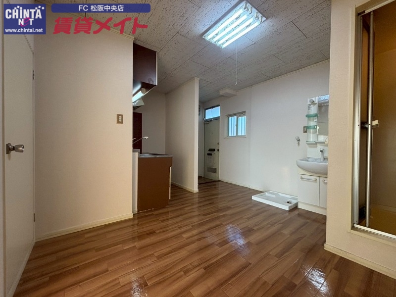 居室・リビング　同物件別室写真