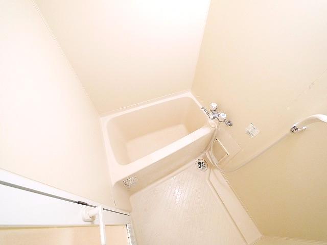 バス・シャワールーム　落ち着いた空間のお風呂です