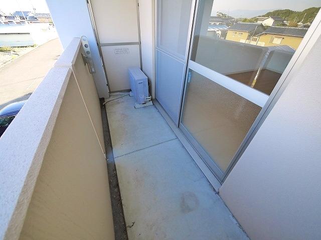 バルコニー　陽当たり良好なバルコニーです
