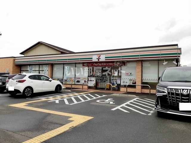 コンビニ　セブンイレブン 三木加佐店（コンビニ）まで589m