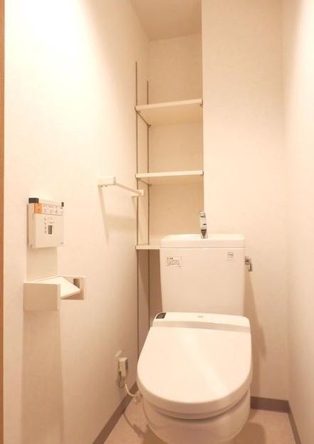 トイレ　他のお部屋の参考写真となります。