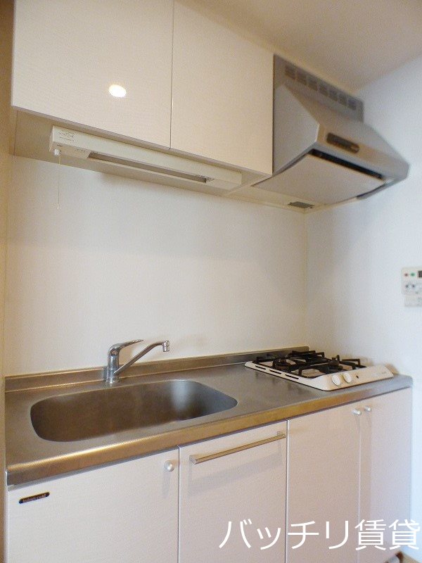 キッチン　画像は別号室タイプの為、現状を優先致します。