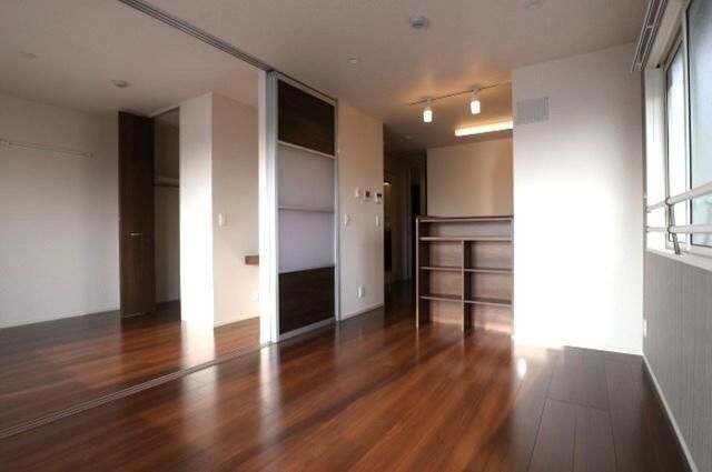 居室・リビング　別号室参考写真