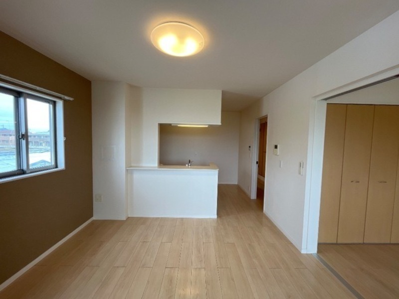 居室・リビング　図面と現状に相違がある場合には現状を優先