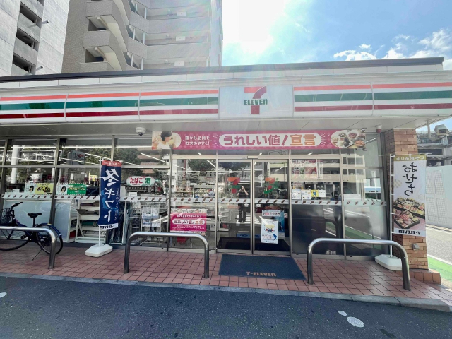コンビニ　セブンイレブン福岡大手門１丁目店（コンビニ）まで91m