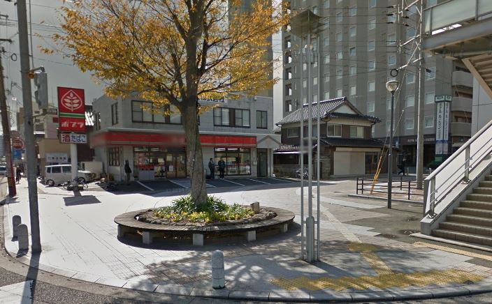 コンビニ　ポプラ 苅田駅前店（コンビニ）まで365m