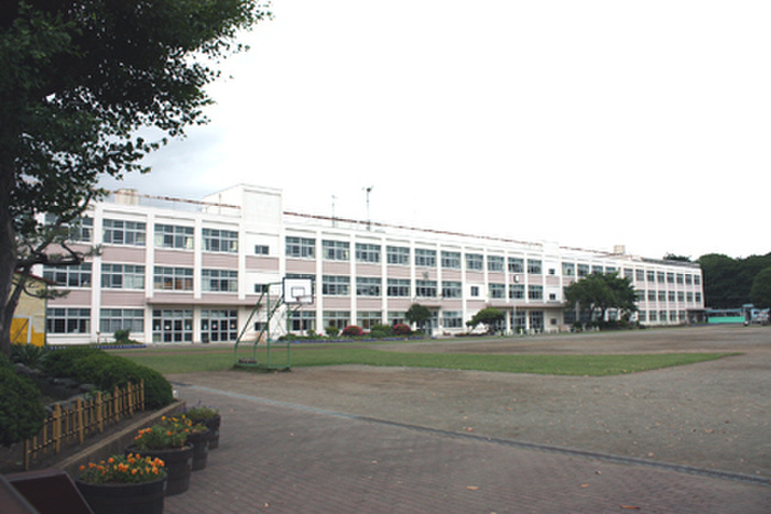 小学校　深見小学校（小学校）まで600m