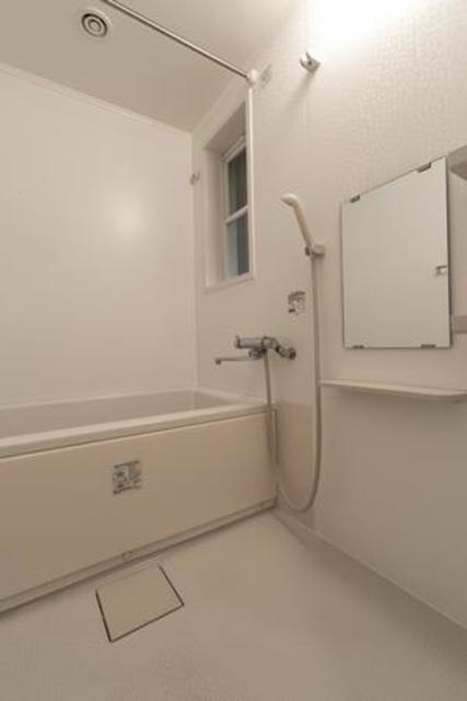 バス・シャワールーム　※写真は同タイプ住戸です。