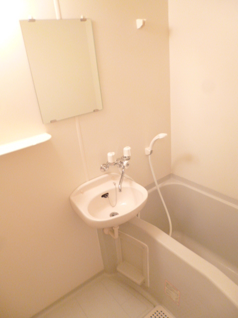 バス・シャワールーム　☆洗面台付きバスルーム☆