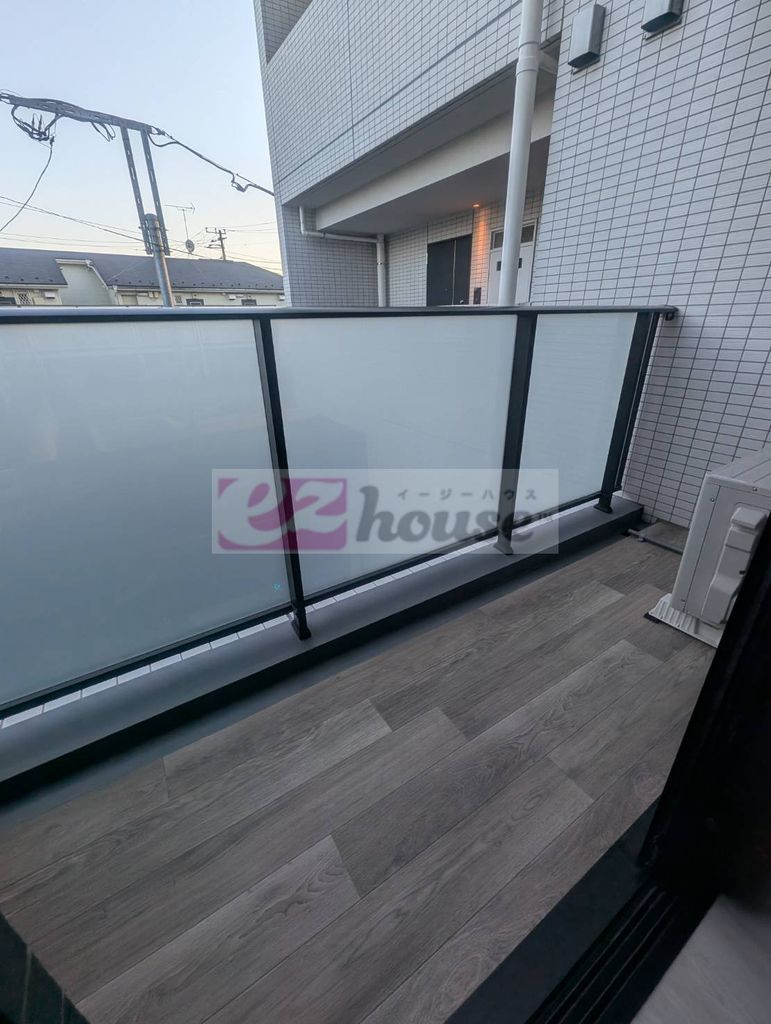 バルコニー　別部屋の参考画像になります