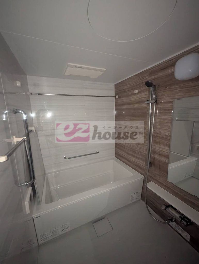 バス・シャワールーム　別部屋の参考画像になります