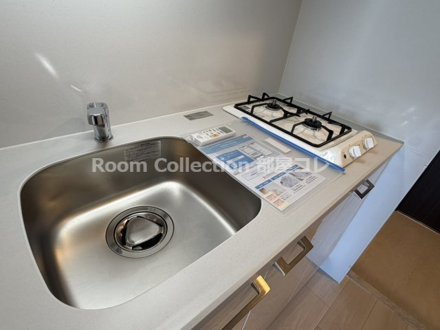 キッチン　※同物件他部屋写真 反転、色違いの場合有 現況優先