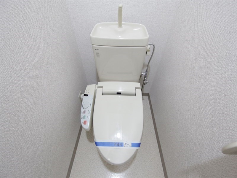 トイレ　温水洗浄暖房便座付トイレ