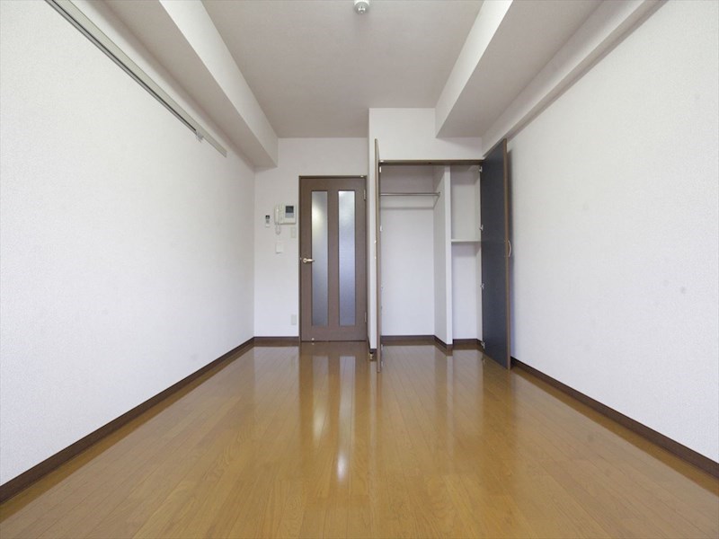 居室・リビング　洋室8帖　クローゼット付（収納充実してます）