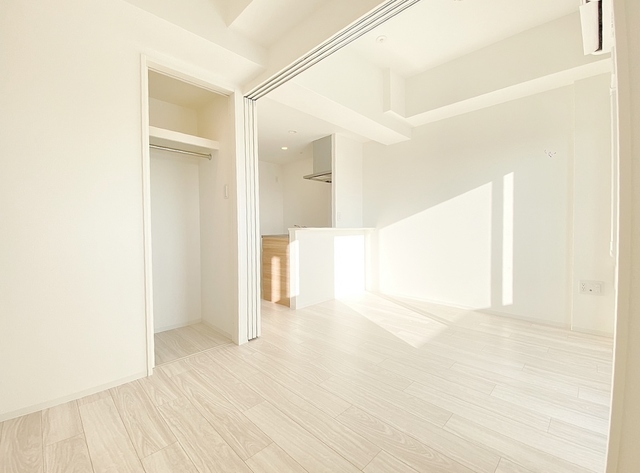 居室・リビング　フローリング快適部屋